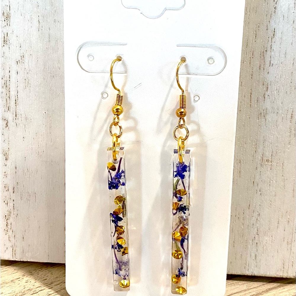 41. Gold crystal and purple Floral Resin Drop Earrings - Women Jewelry - Picture 2 of 2